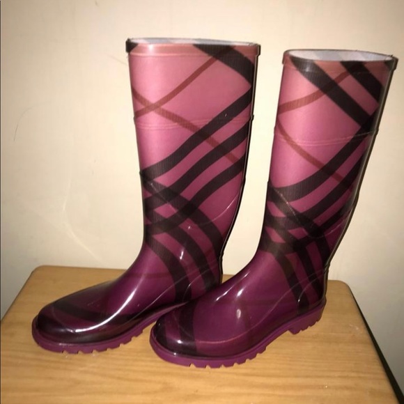 Burberry Ombre Raspberry Rain Boots/Booties - Picture 3 of 6